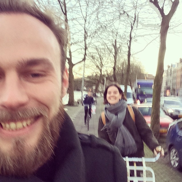Roel van der Ven and Noortje Offreins on a bike in Amsterdam
